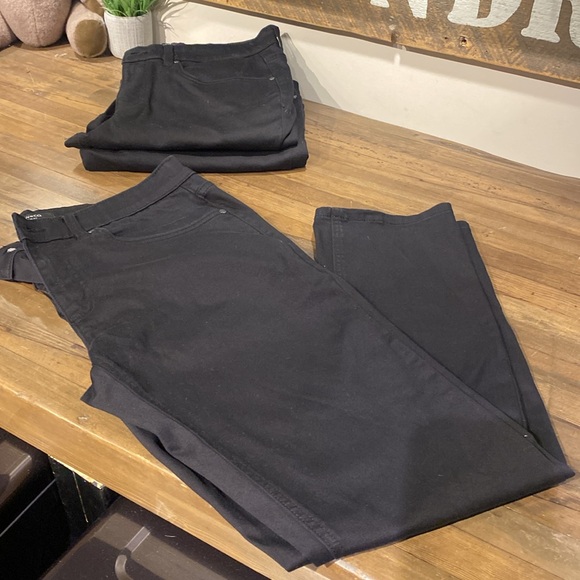 RW&CO Slim-Leg Super Stretch Pant - Black size 33x32 - Picture 6 of 14